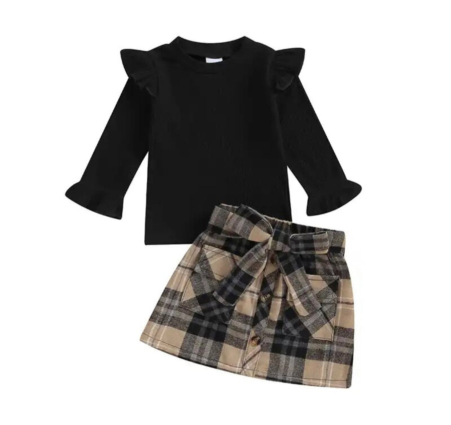 Felicia | Black top + plaid skirt